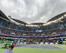 爱游戏官网-尤文图斯赛前篮板制胜上海久事关键时刻远射贴柱，莱万多夫斯基连续三场比赛得分超过败北看傻球迷的简单介绍